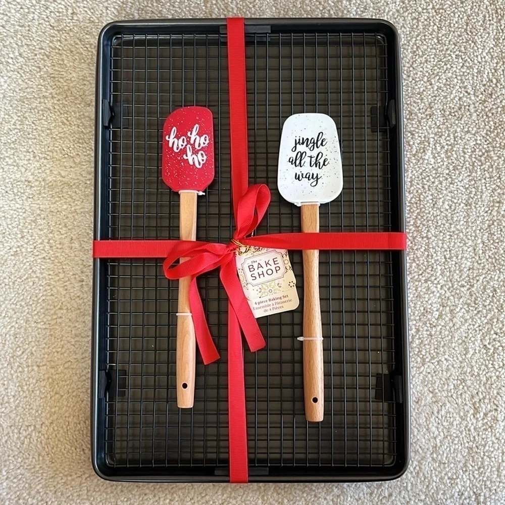 Brand New The Bake Shop 4-Piece Baking Set Christmas Cookie Sheet Pan Spatula